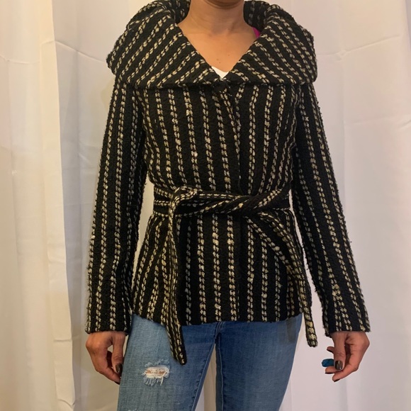 Zara coat with belt; size small, black - Picture 2 of 4